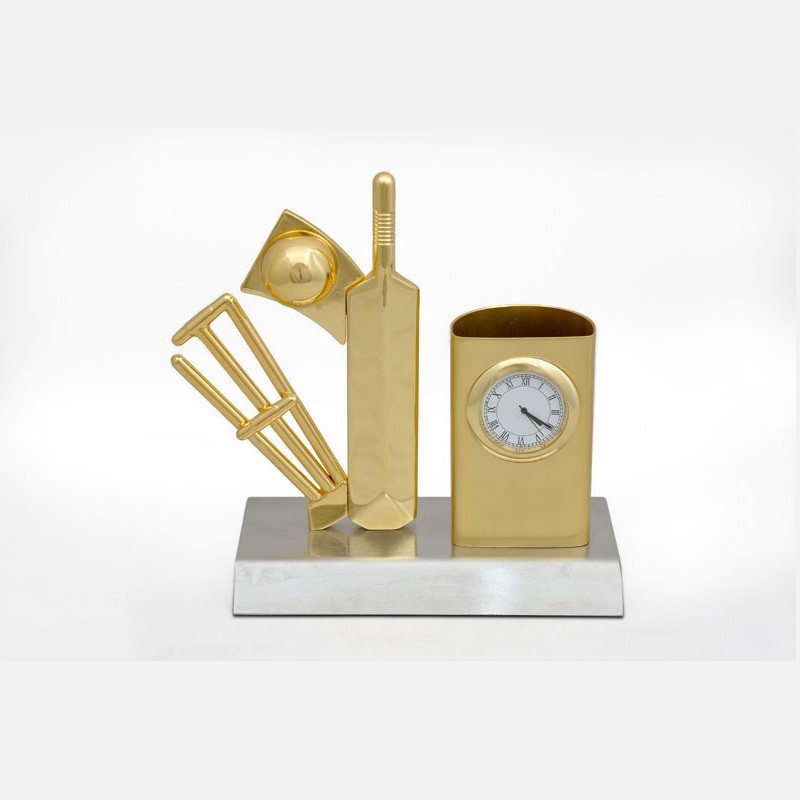 Cricket theme desk clock with pen stand